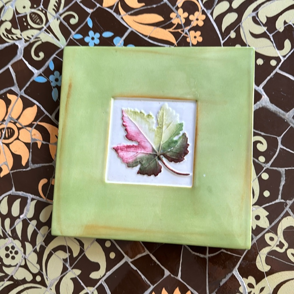 WORLD MARKET MAPLE LEAF TRIVET